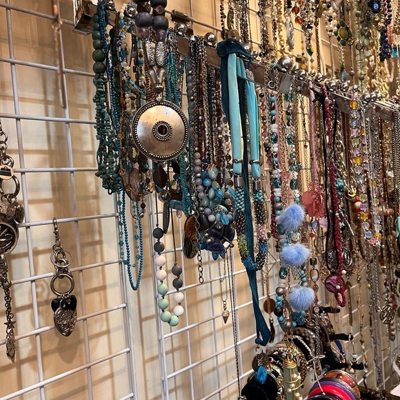 Jewelry/Accessory Mix and Match Bundle - Picture 5 of 11